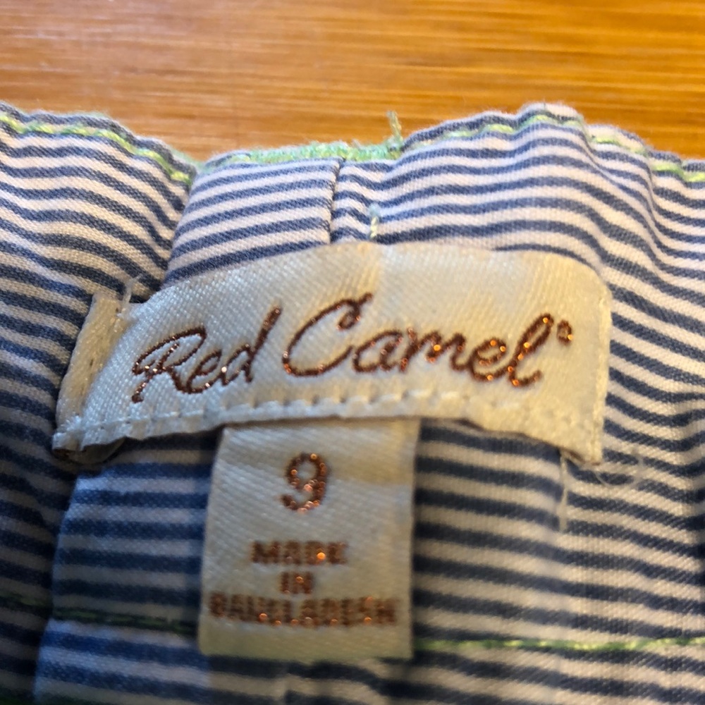 Shorts - Picture 3 of 4
